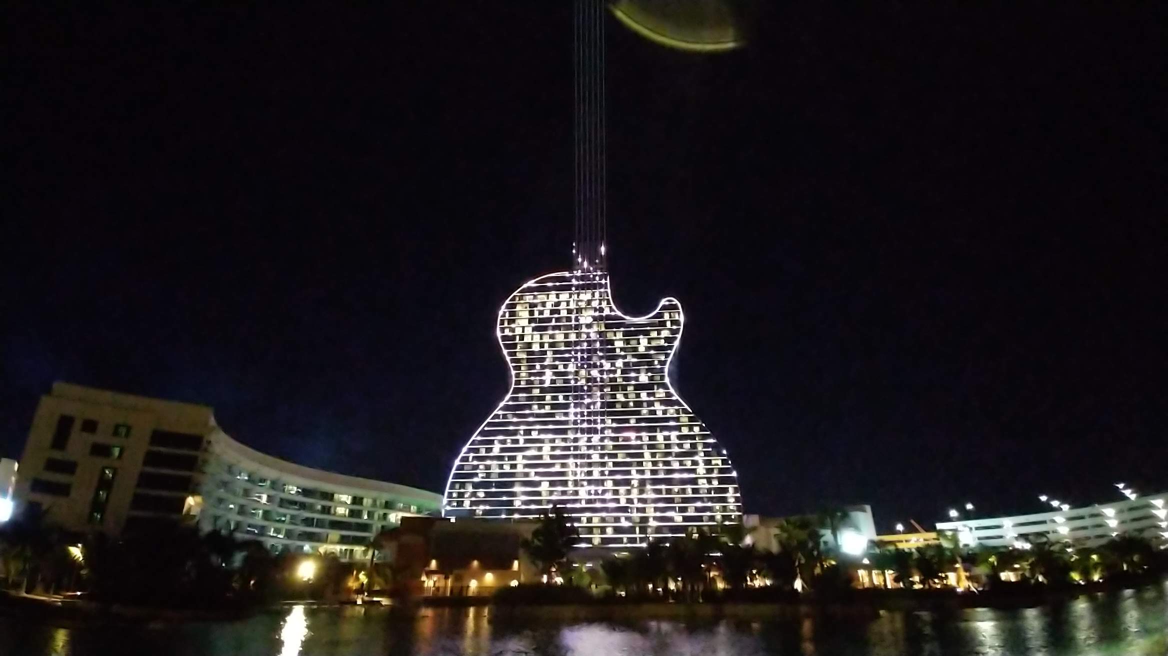 Primeiro hotel de Guitarra do Mundo – Hard Rock